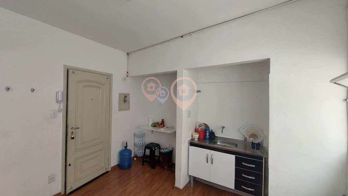 Kitnet para alugar com 24m²  prox Largo São Francisco, Centro - SP - Lucle Imoveis