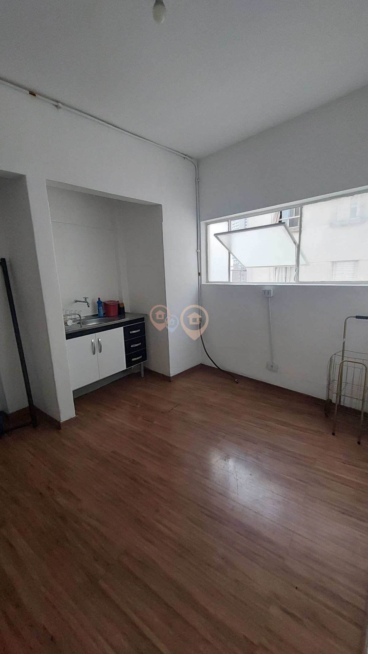 Kitnet para alugar com 24m²  prox Largo São Francisco, Centro - SP - Lucle Imoveis