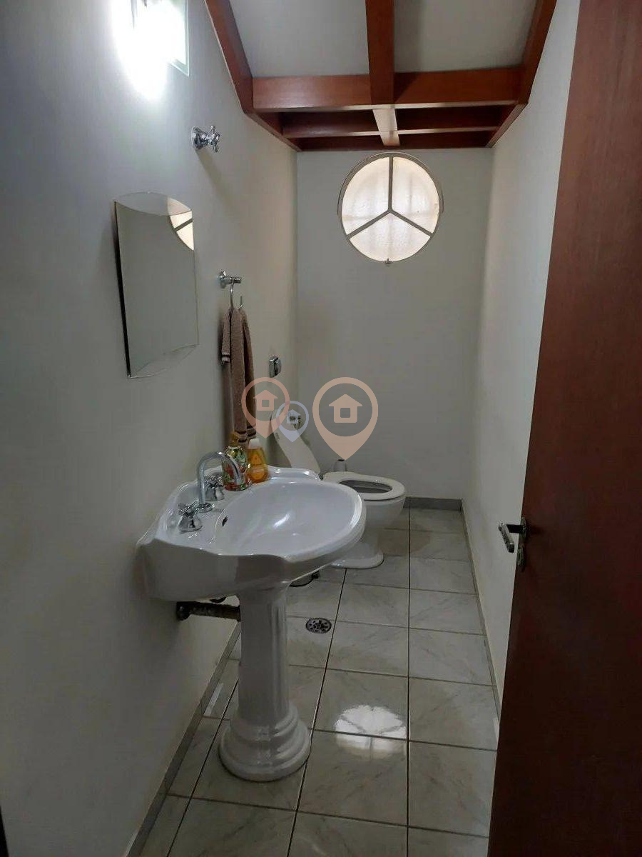 Sobrado com 240m² com 5 quartos/ 4 vagas/ piscina - Chacara Sto Antonio - Lucle Imoveis